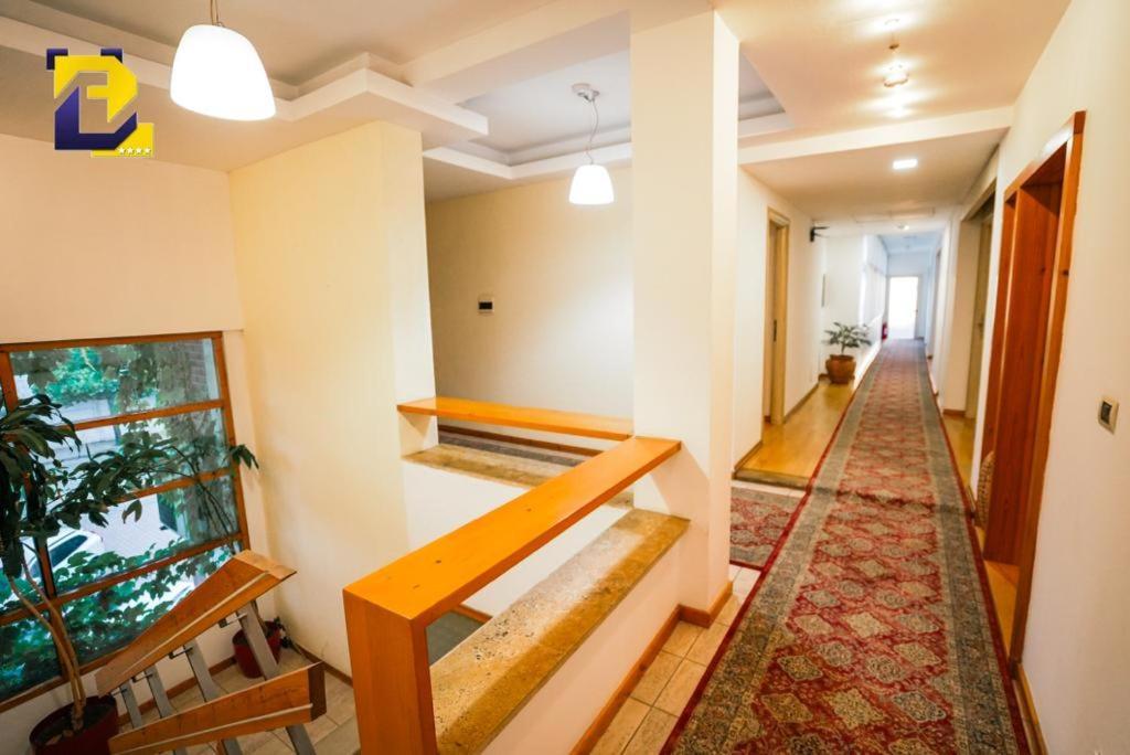 Hotel Bermon 티라나 외부 사진