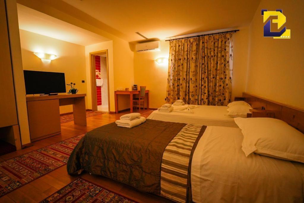 Hotel Bermon 티라나 외부 사진