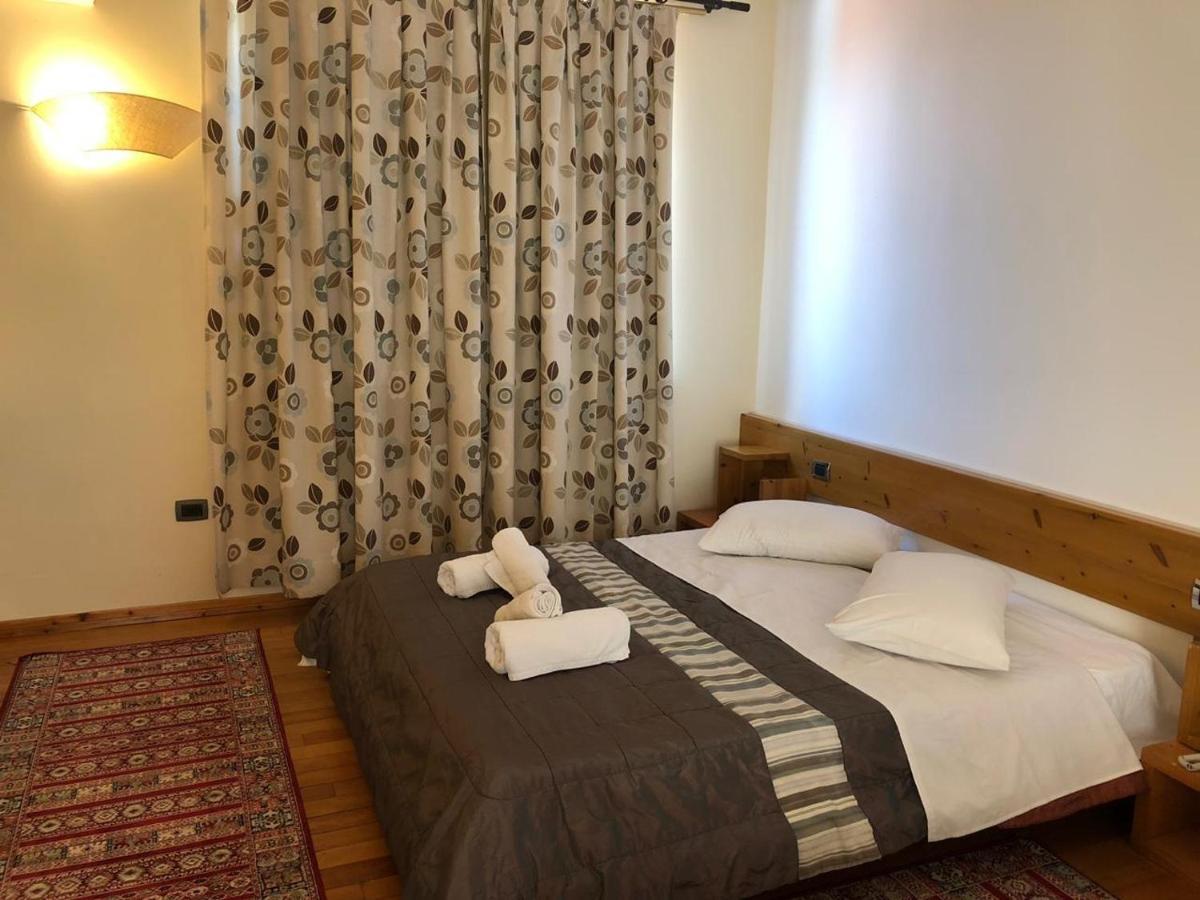Hotel Bermon 티라나 외부 사진